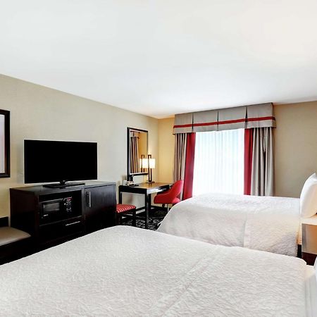 Hampton Inn By Hilton Чилиуак Екстериор снимка