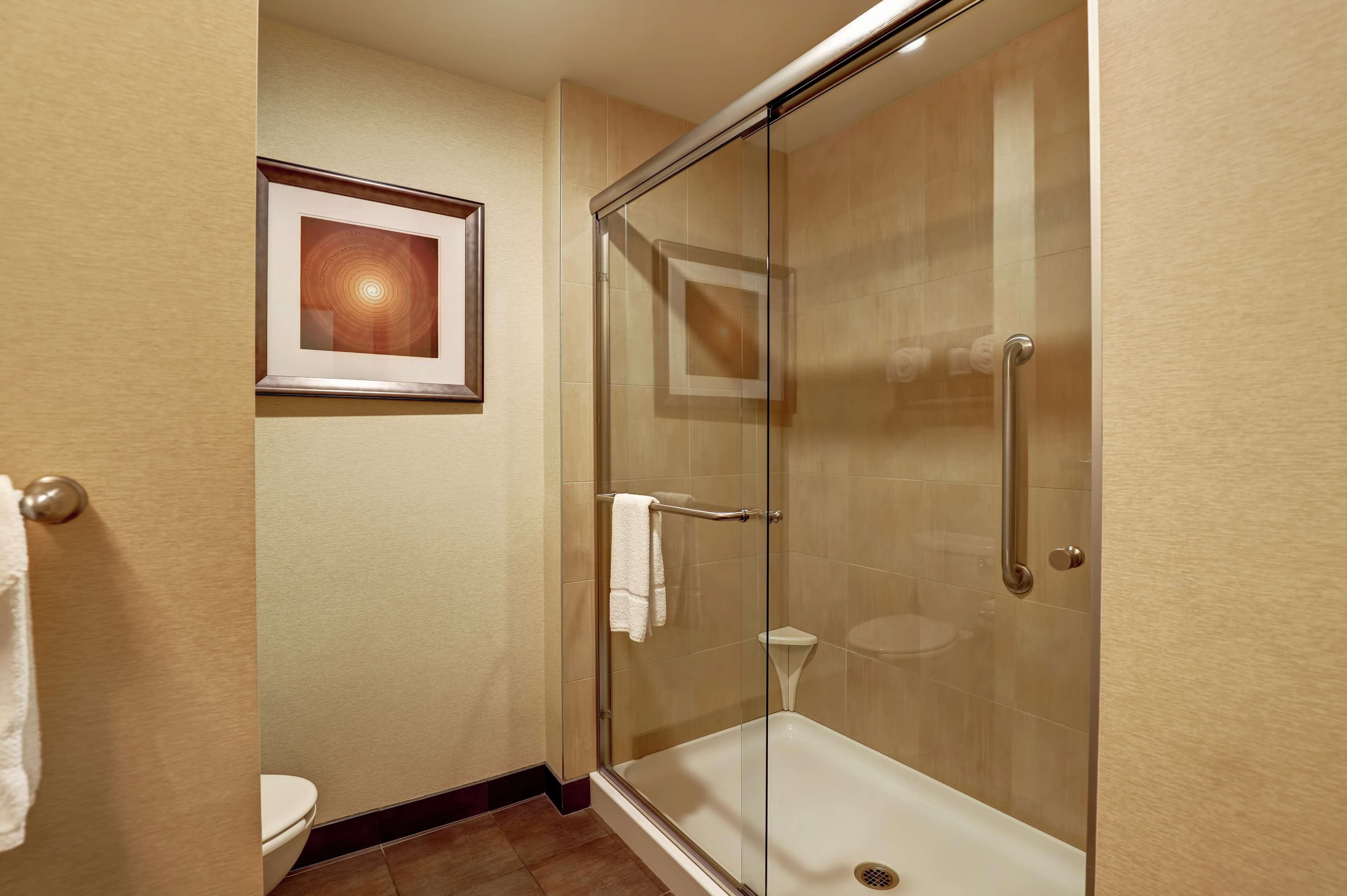 Hampton Inn By Hilton Чилиуак Екстериор снимка