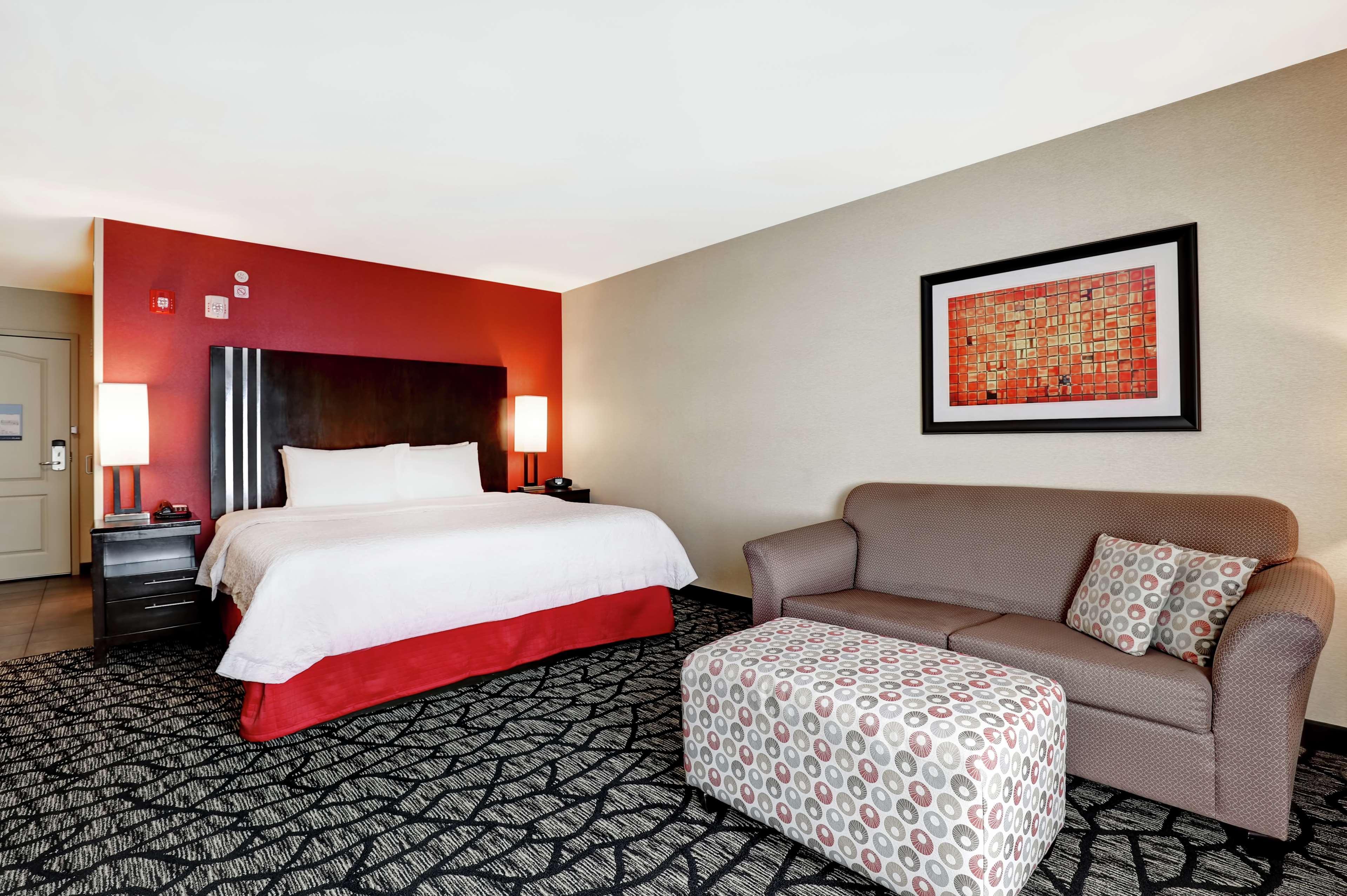 Hampton Inn By Hilton Чилиуак Екстериор снимка