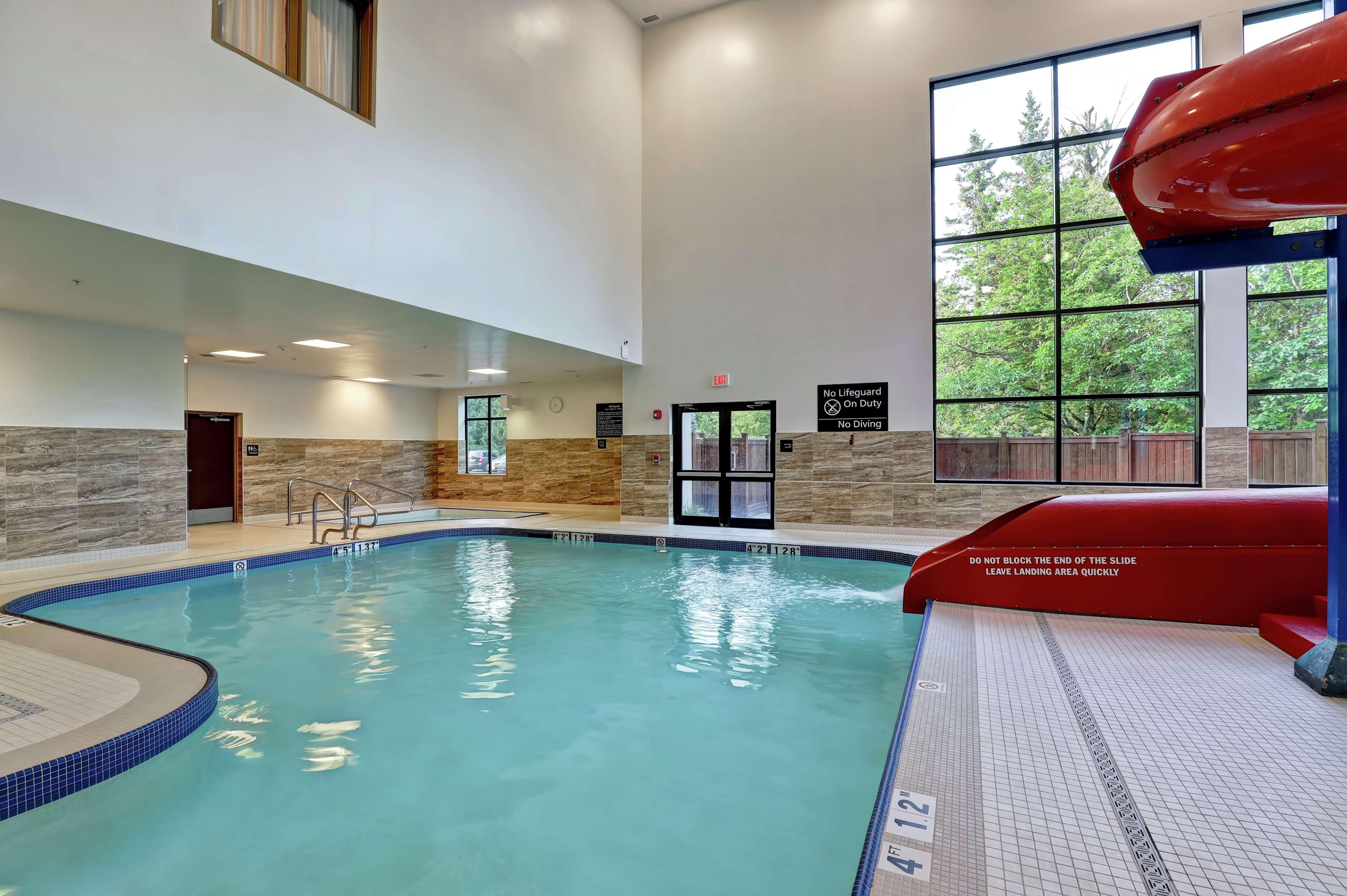 Hampton Inn By Hilton Чилиуак Екстериор снимка