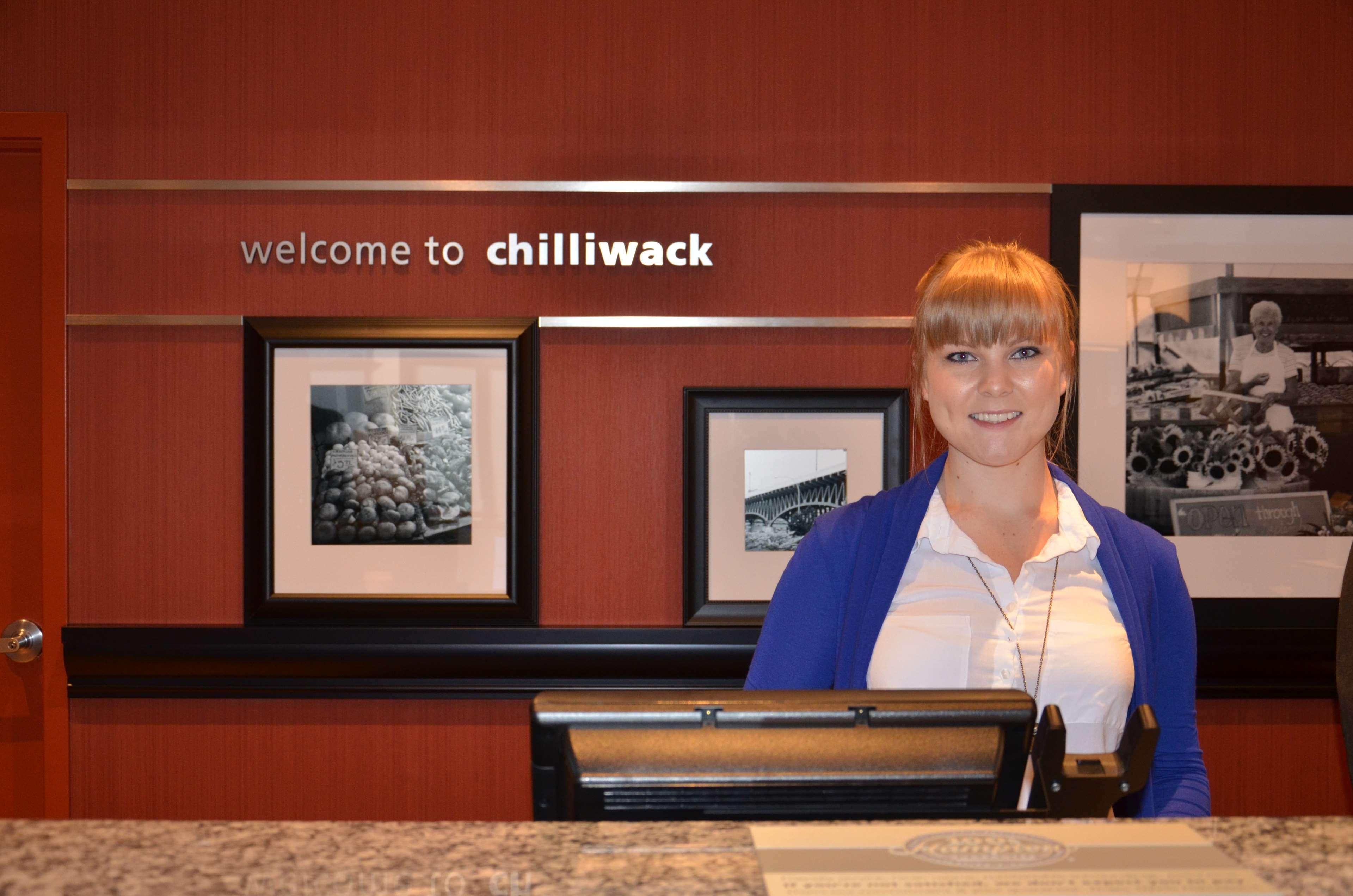 Hampton Inn By Hilton Чилиуак Екстериор снимка