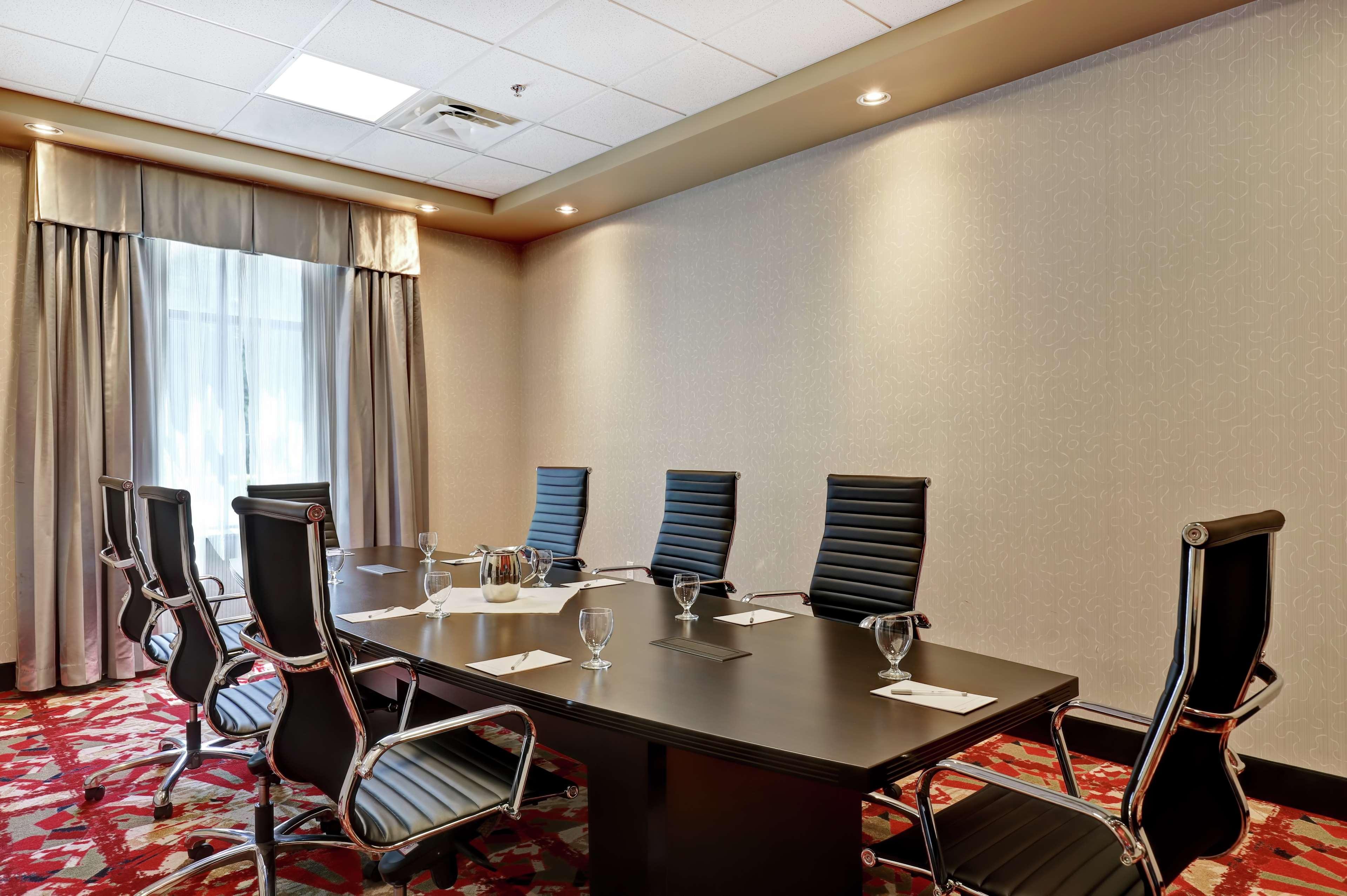 Hampton Inn By Hilton Чилиуак Екстериор снимка