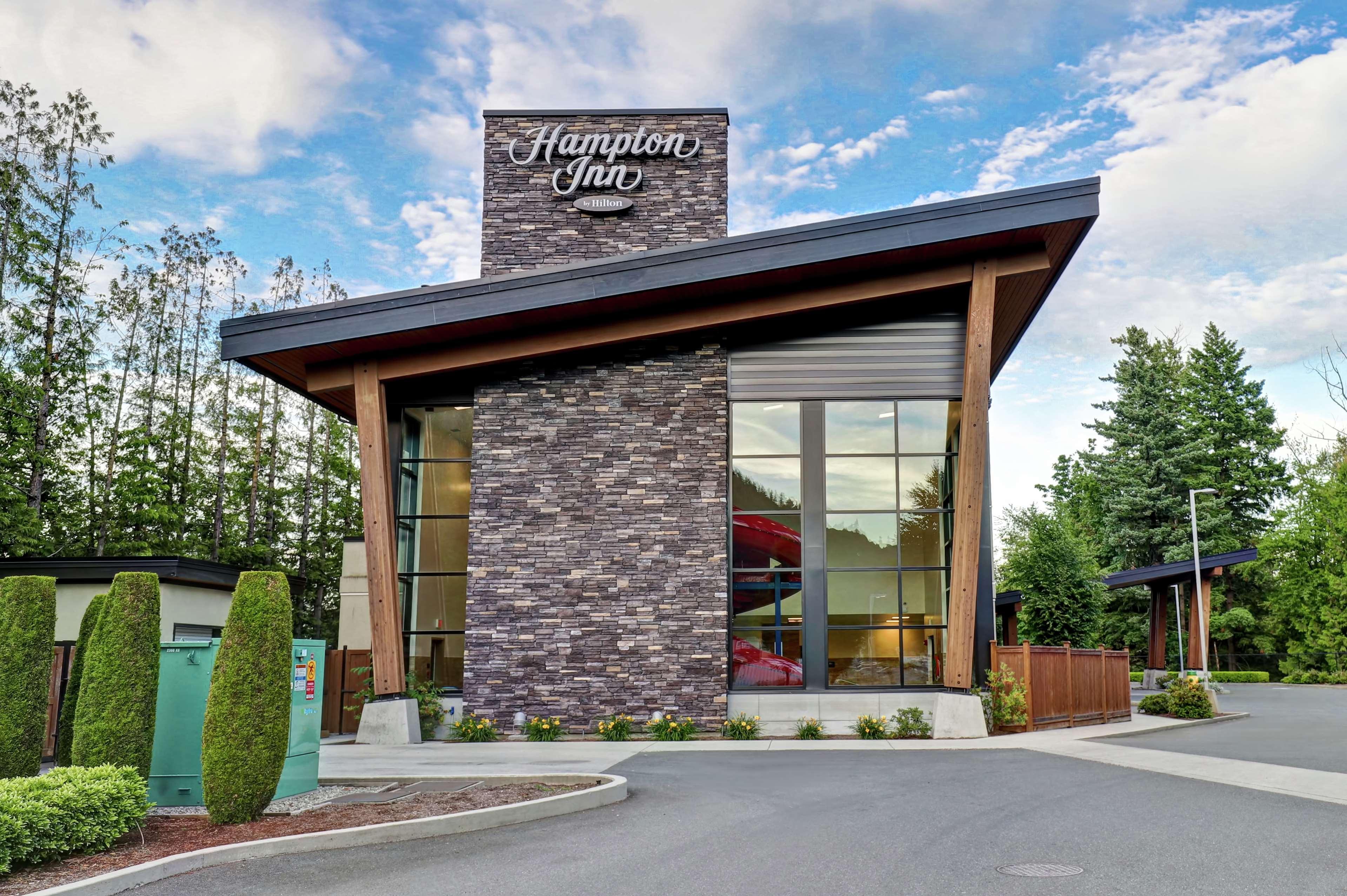 Hampton Inn By Hilton Чилиуак Екстериор снимка