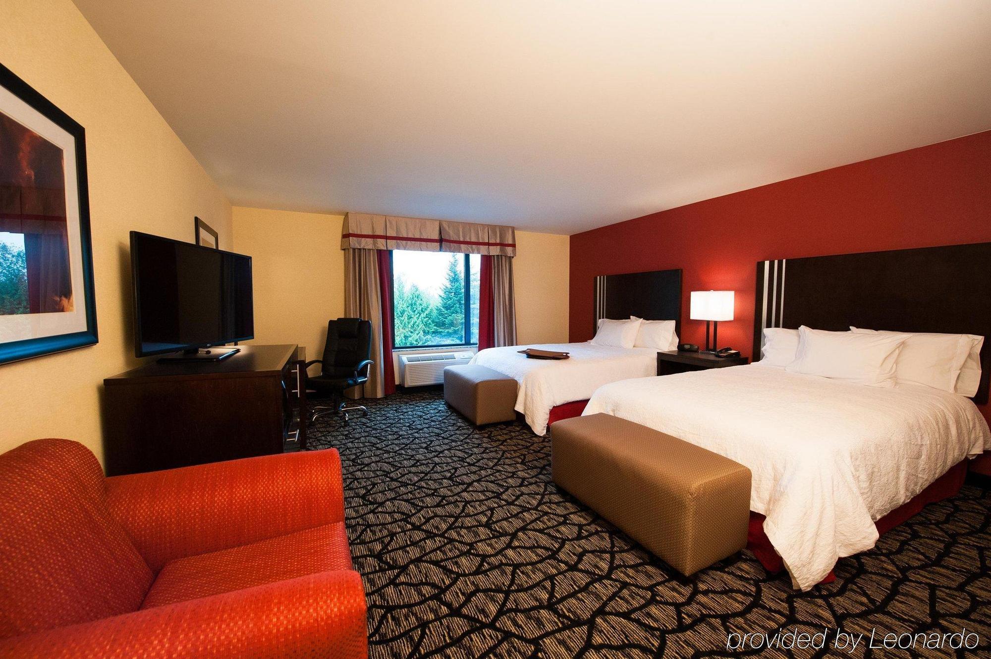 Hampton Inn By Hilton Чилиуак Екстериор снимка