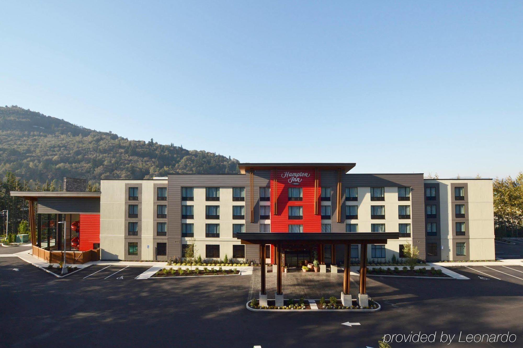 Hampton Inn By Hilton Чилиуак Екстериор снимка